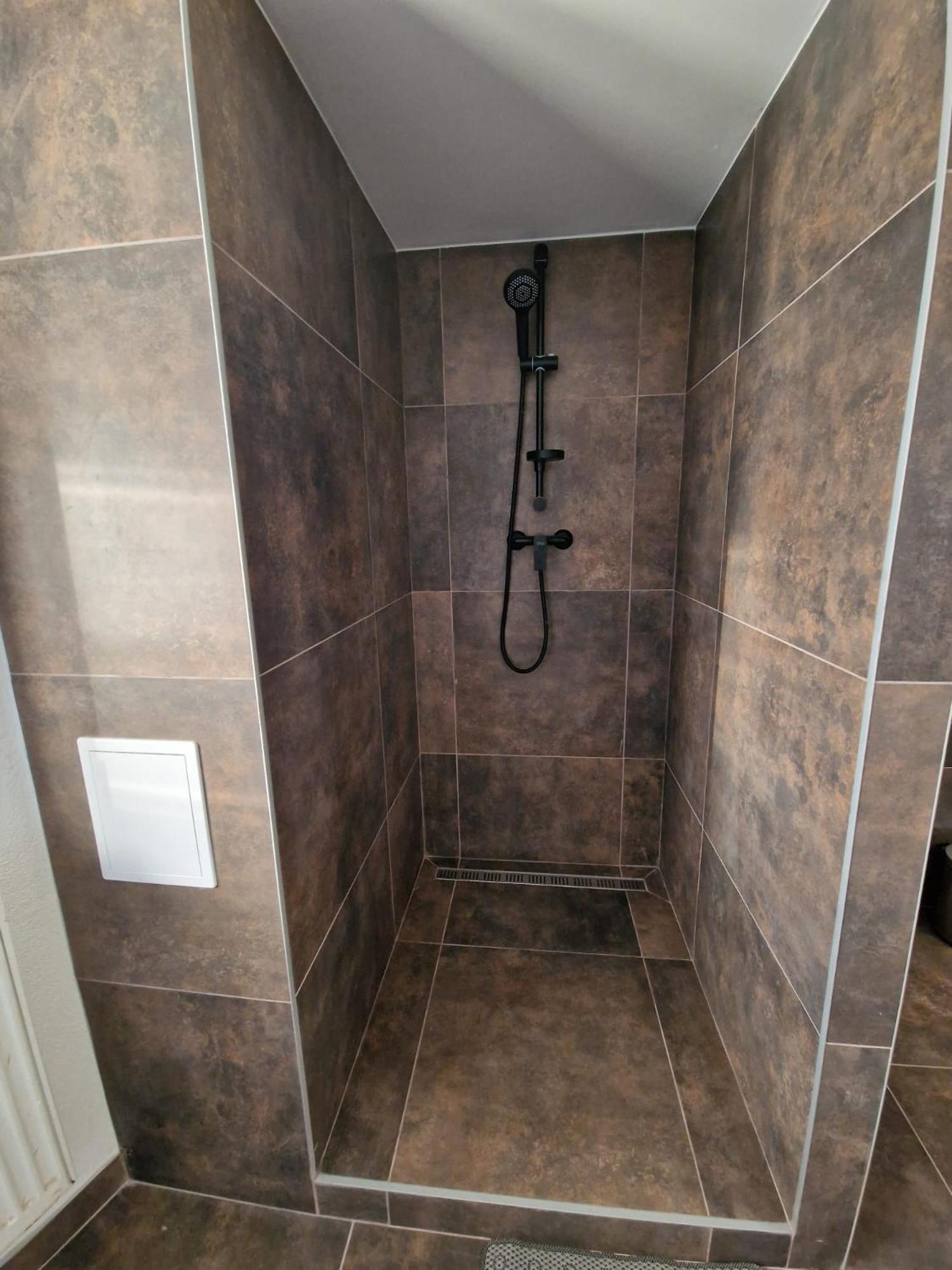 Apartman Velicka Vinaren Poprad Exterior foto