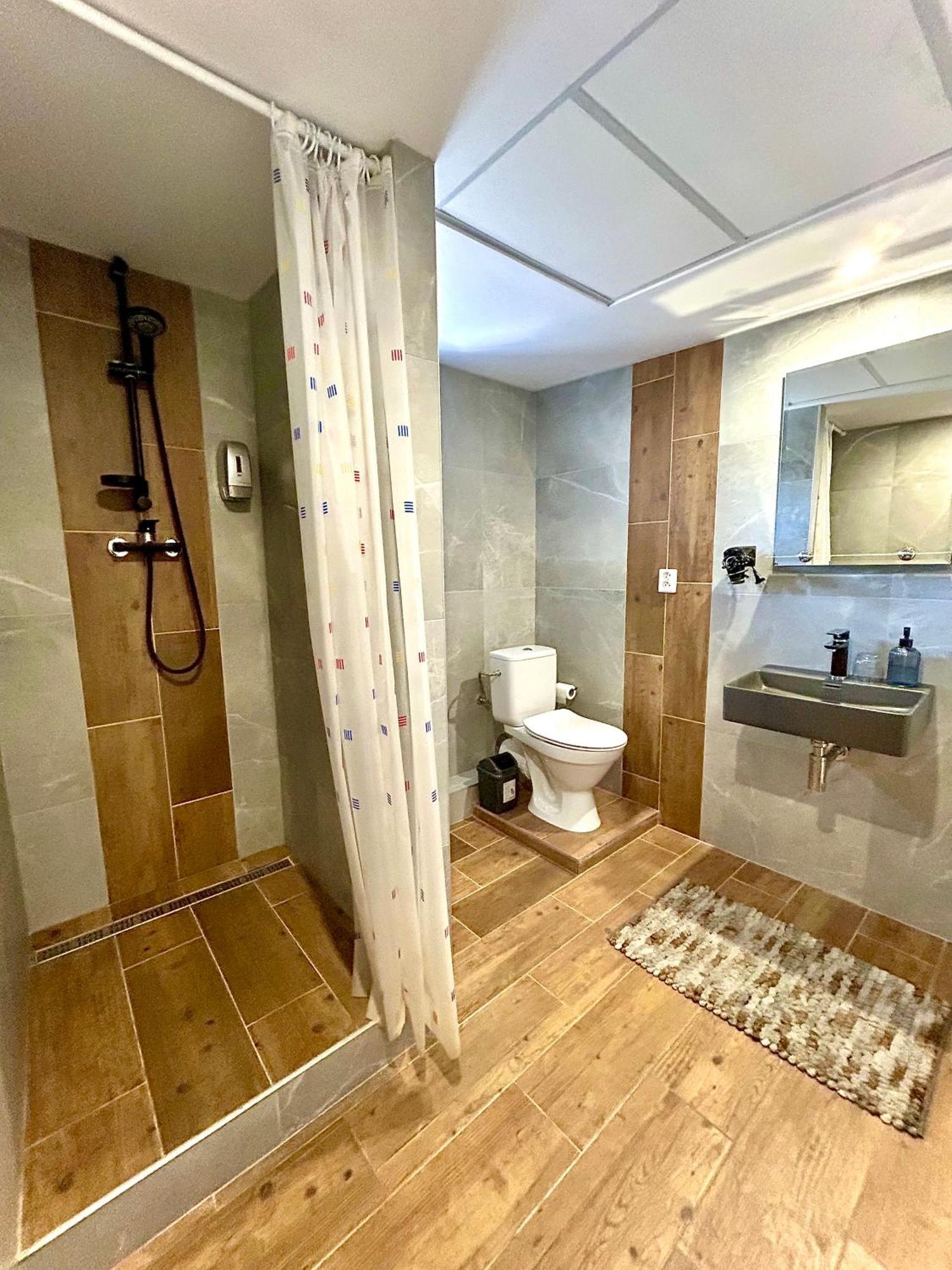 Apartman Velicka Vinaren Poprad Exterior foto