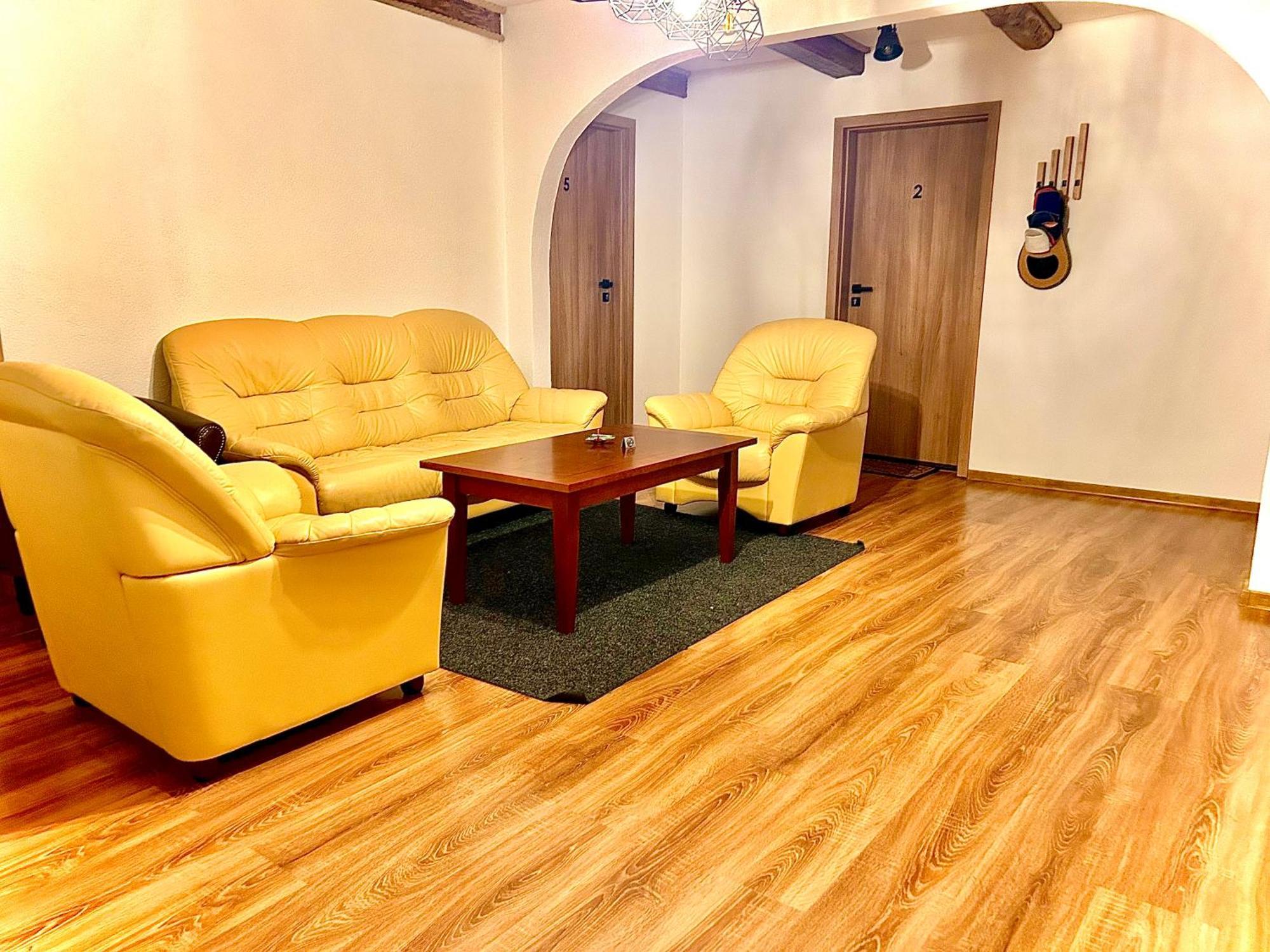 Apartman Velicka Vinaren Poprad Exterior foto